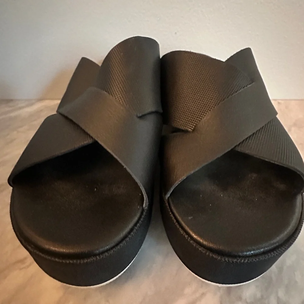 Sorel step into